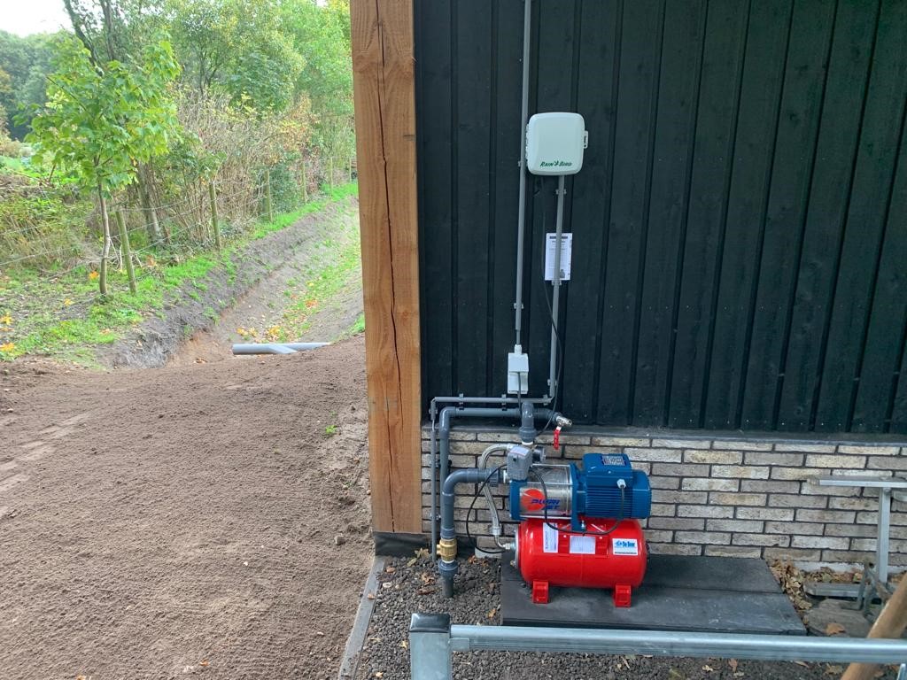 Beregeningsinstallatie met pompinstallatie te Oenkerk